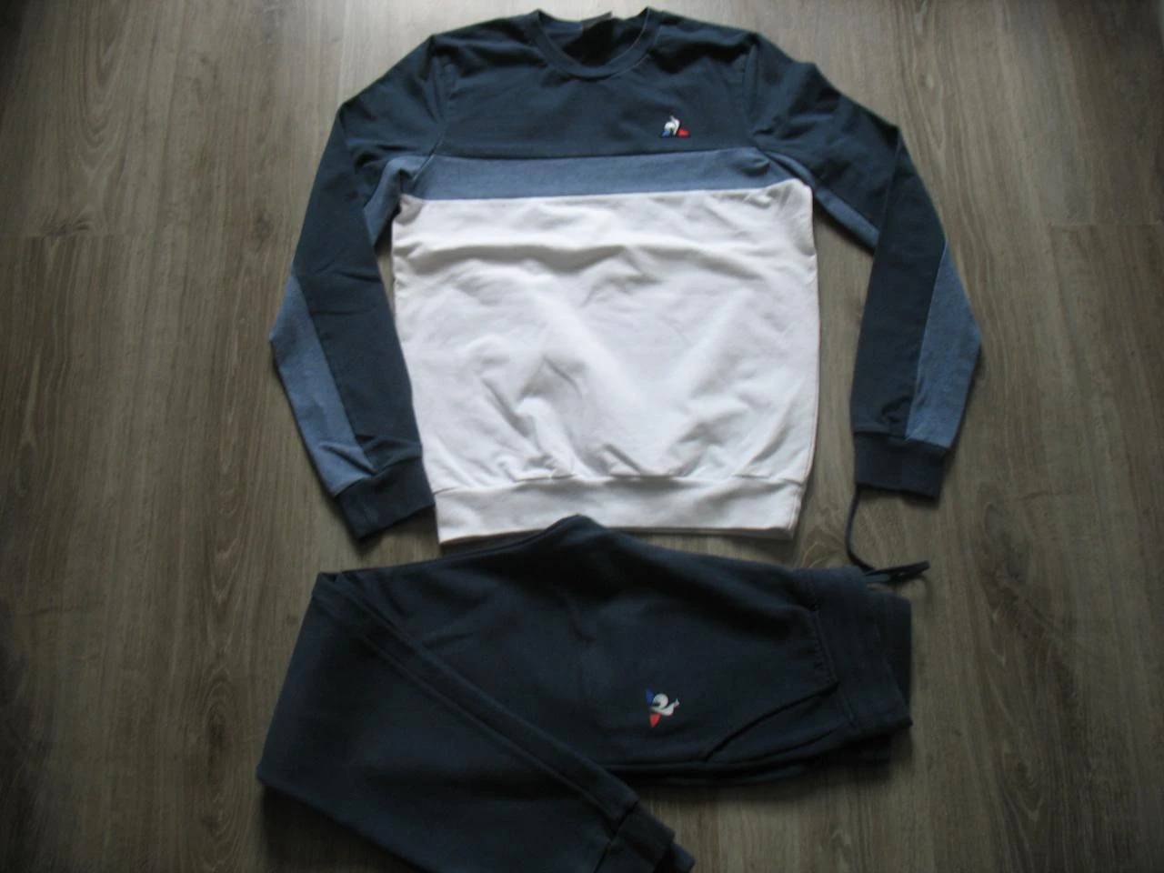 JOGGING 2 PIECES : SWEAT SHIRT + PANTALON - LE COQ SPORTIF - Taille XS - n°01